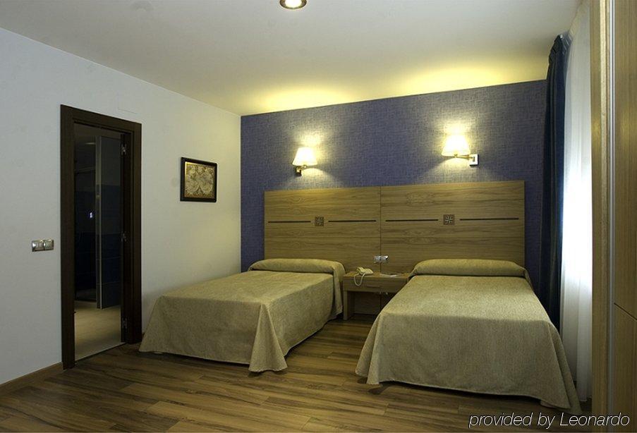 Hotel La Serrana, Antiguo 40 Nudos Aviles Room photo